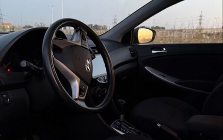 Hyundai Solaris II рестайлинг, 2012 год, 700 000 рублей, 7 фотография