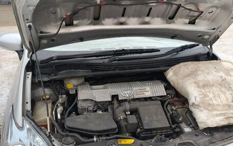 Toyota Prius, 2010 год, 600 000 рублей, 7 фотография