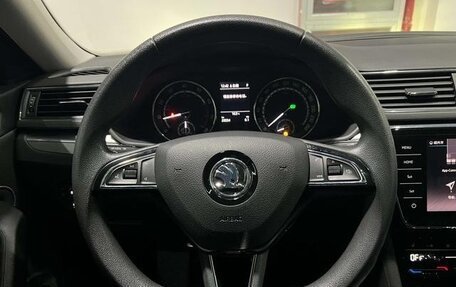 Skoda Superb III рестайлинг, 2022 год, 1 700 000 рублей, 9 фотография