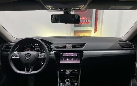 Skoda Superb III рестайлинг, 2022 год, 1 700 000 рублей, 11 фотография