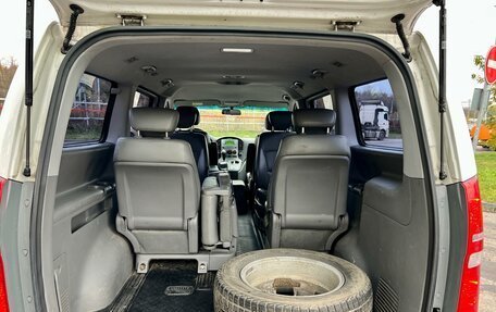 Hyundai Grand Starex Grand Starex I рестайлинг 2, 2015 год, 2 090 000 рублей, 19 фотография