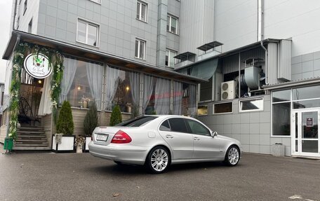 Mercedes-Benz E-Класс, 2003 год, 830 000 рублей, 4 фотография