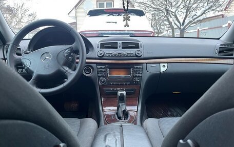 Mercedes-Benz E-Класс, 2003 год, 830 000 рублей, 11 фотография