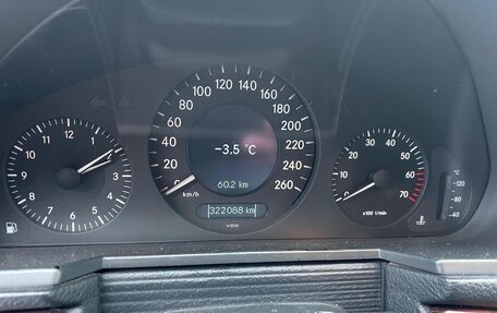 Mercedes-Benz E-Класс, 2003 год, 830 000 рублей, 10 фотография