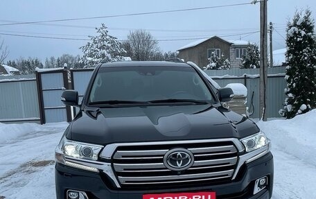 Toyota Land Cruiser 200, 2018 год, 8 500 000 рублей, 2 фотография