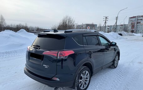 Toyota RAV4, 2018 год, 3 400 000 рублей, 7 фотография