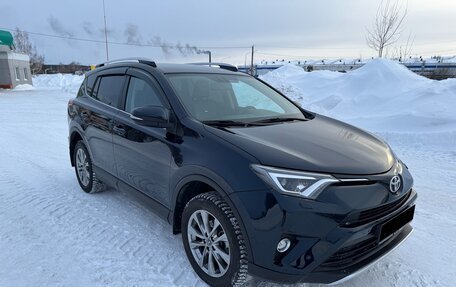 Toyota RAV4, 2018 год, 3 400 000 рублей, 5 фотография