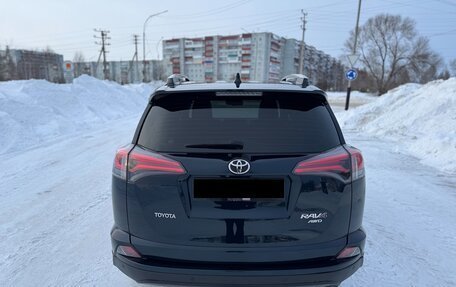 Toyota RAV4, 2018 год, 3 400 000 рублей, 8 фотография