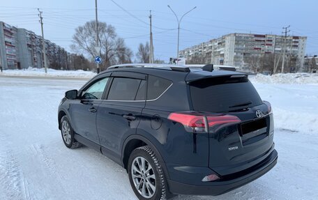 Toyota RAV4, 2018 год, 3 400 000 рублей, 9 фотография