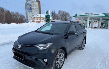Toyota RAV4, 2018 год, 3 400 000 рублей, 3 фотография