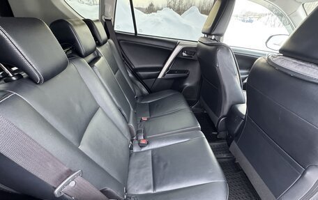 Toyota RAV4, 2018 год, 3 400 000 рублей, 24 фотография