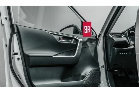 Toyota RAV4, 2025 год, 4 100 000 рублей, 21 фотография