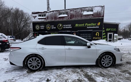 Toyota Camry, 2021 год, 2 090 000 рублей, 4 фотография