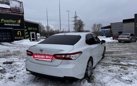 Toyota Camry, 2021 год, 2 090 000 рублей, 5 фотография