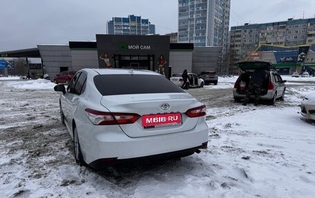 Toyota Camry, 2021 год, 2 090 000 рублей, 6 фотография