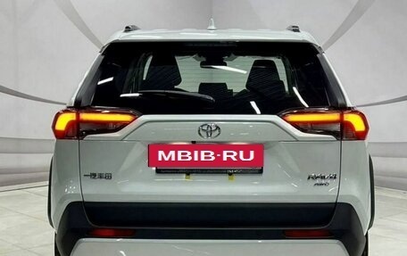 Toyota RAV4, 2025 год, 4 099 000 рублей, 9 фотография
