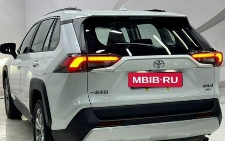 Toyota RAV4, 2025 год, 4 099 000 рублей, 10 фотография