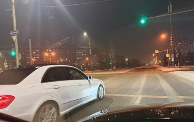 Mercedes-Benz E-Класс, 2012 год, 2 200 000 рублей, 1 фотография