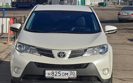 Toyota RAV4, 2014 год, 1 860 000 рублей, 1 фотография