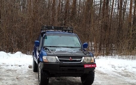 Mitsubishi Pajero III рестайлинг, 2000 год, 830 000 рублей, 1 фотография