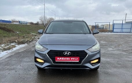 Hyundai Solaris II рестайлинг, 2019 год, 1 350 000 рублей, 1 фотография