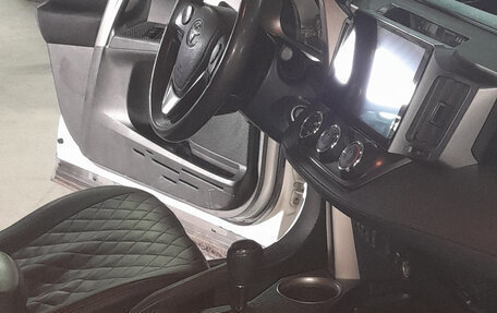 Toyota RAV4, 2014 год, 1 860 000 рублей, 10 фотография