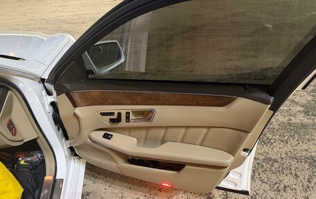 Mercedes-Benz E-Класс, 2012 год, 2 200 000 рублей, 7 фотография