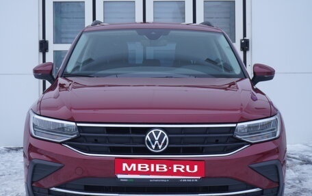 Volkswagen Tiguan II, 2021 год, 2 890 000 рублей, 2 фотография