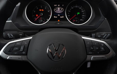 Volkswagen Tiguan II, 2021 год, 2 890 000 рублей, 14 фотография