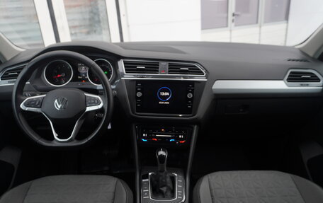 Volkswagen Tiguan II, 2021 год, 2 890 000 рублей, 16 фотография