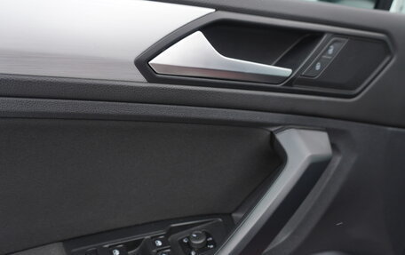 Volkswagen Tiguan II, 2021 год, 2 890 000 рублей, 21 фотография