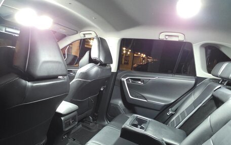 Toyota RAV4, 2021 год, 3 880 000 рублей, 7 фотография