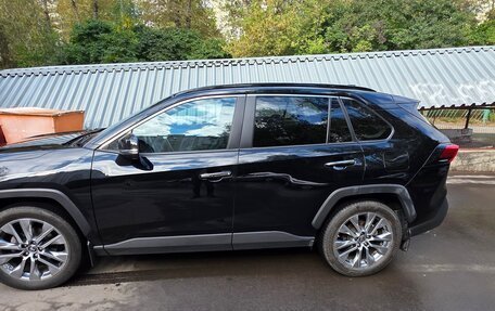 Toyota RAV4, 2021 год, 3 880 000 рублей, 3 фотография