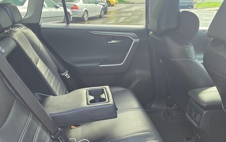 Toyota RAV4, 2021 год, 3 880 000 рублей, 18 фотография