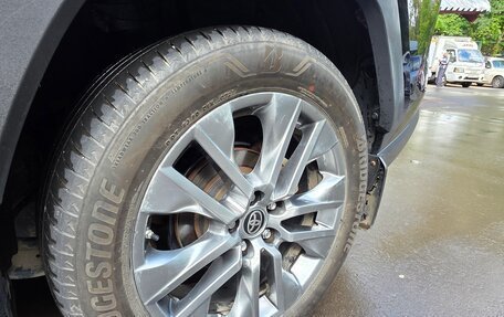 Toyota RAV4, 2021 год, 3 880 000 рублей, 12 фотография