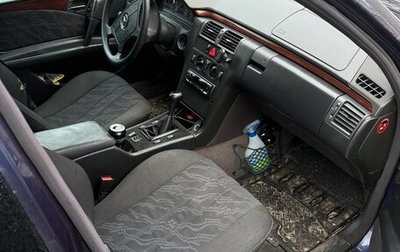 Mercedes-Benz E-Класс, 1999 год, 400 000 рублей, 1 фотография