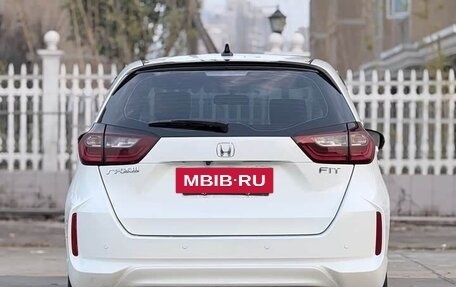 Honda Fit, 2021 год, 1 240 000 рублей, 6 фотография