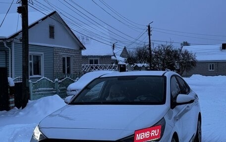 Hyundai Solaris II рестайлинг, 2022 год, 1 400 000 рублей, 1 фотография