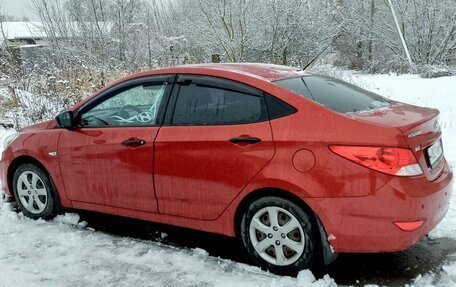 Hyundai Solaris II рестайлинг, 2011 год, 730 000 рублей, 2 фотография