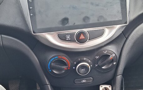 Hyundai Solaris II рестайлинг, 2011 год, 730 000 рублей, 8 фотография