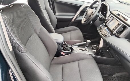 Toyota RAV4, 2018 год, 2 570 000 рублей, 15 фотография