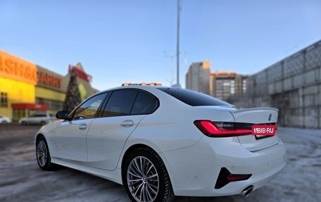 BMW 3 серия, 2021 год, 3 990 000 рублей, 9 фотография
