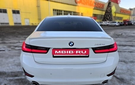 BMW 3 серия, 2021 год, 3 990 000 рублей, 10 фотография