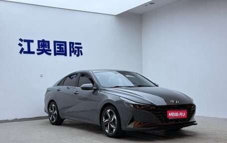 Hyundai Elantra, 2021 год, 1 900 000 рублей, 2 фотография