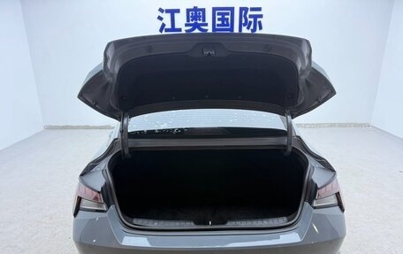 Hyundai Elantra, 2021 год, 1 900 000 рублей, 20 фотография