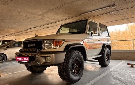 Toyota Land Cruiser 70, 2021 год, 5 800 000 рублей, 24 фотография