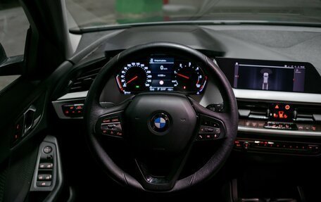 BMW 1 серия, 2021 год, 1 990 000 рублей, 13 фотография