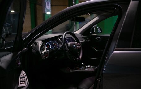 BMW 1 серия, 2021 год, 1 990 000 рублей, 26 фотография