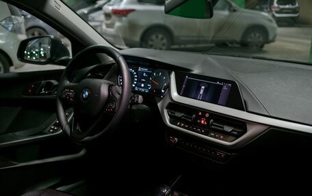 BMW 1 серия, 2021 год, 1 990 000 рублей, 29 фотография