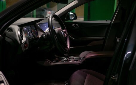 BMW 1 серия, 2021 год, 1 990 000 рублей, 35 фотография